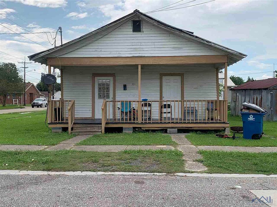 2nd image of 301 Egle St