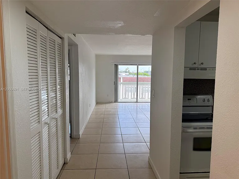 15201 NE 6th Ave #C304 — Photo 6