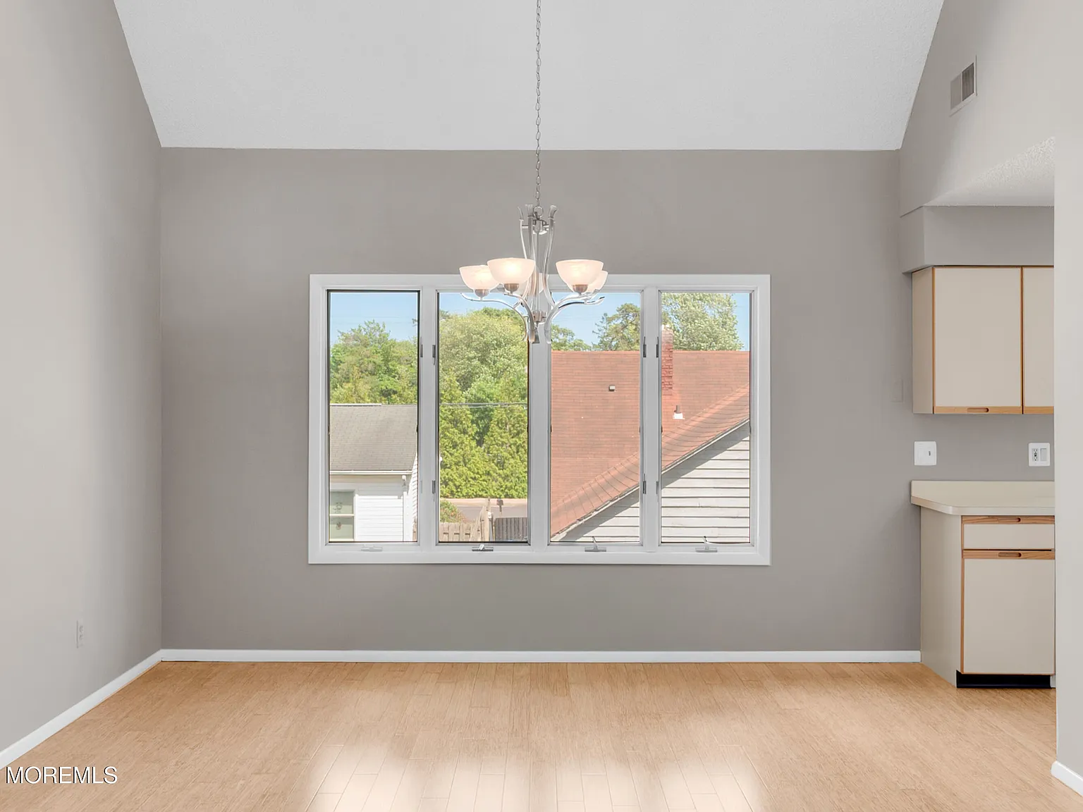 2 bed, 1124 sqft, $3,000 — Photo 4