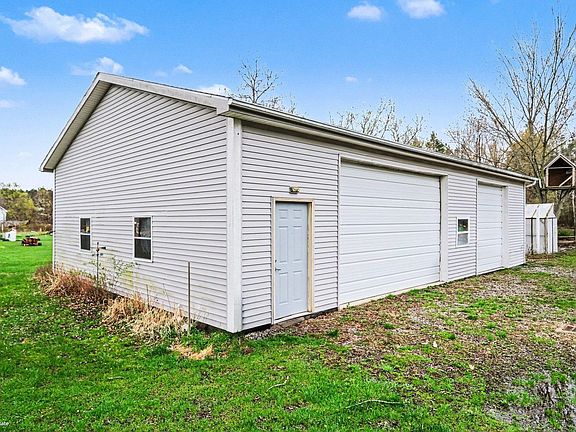 3rd image of 10187 Dodge Rd