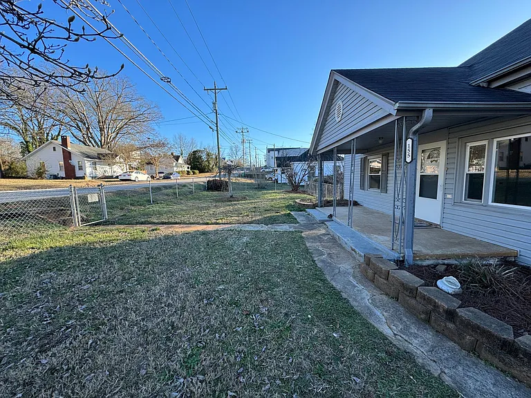 155 Floyd St — Photo 2