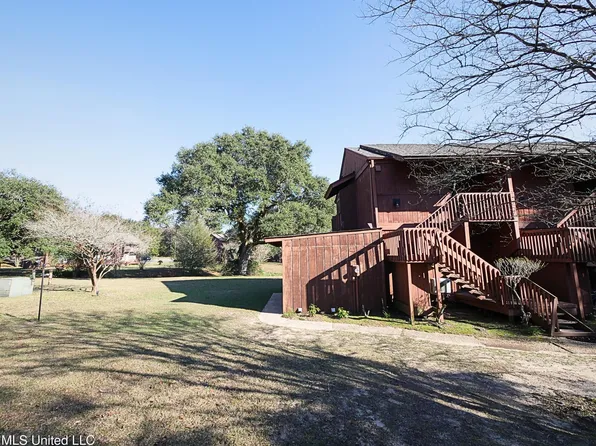 208 Lakeside Villa #A, Diamondhead, MS 39525