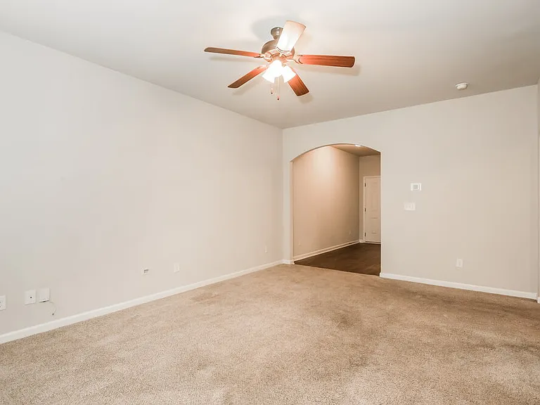 125 Magnaview Dr — Photo 6