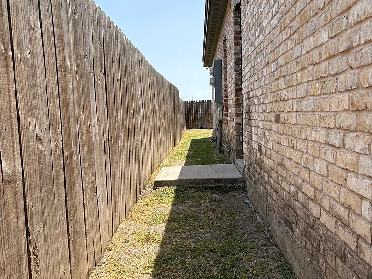 1102 Escondido Ln E #A — Photo 12