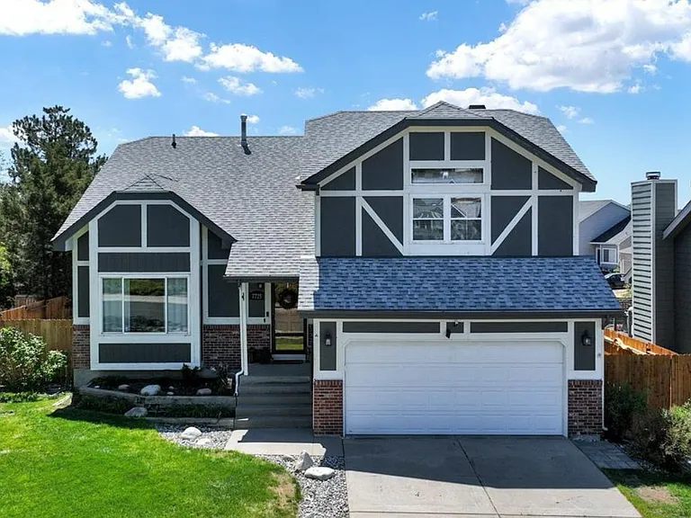 7725 Hickorywood Dr — Photo 1