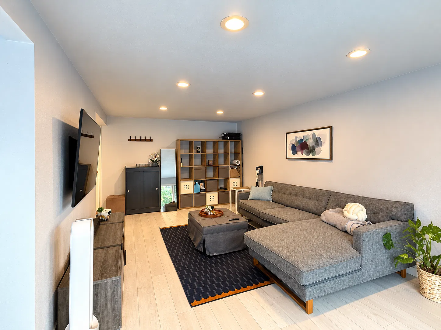 1 bed, 689 sqft, $1,990 — Photo 3