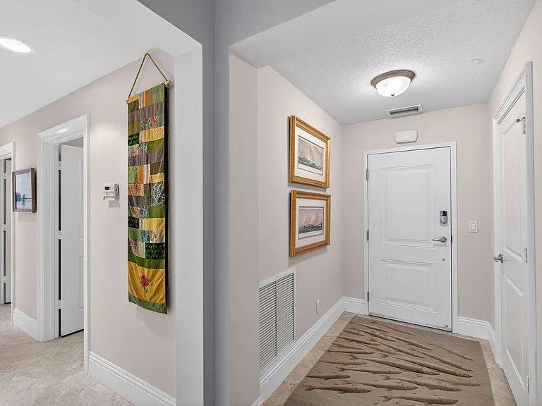 834 Bay Colony Dr S — Photo 13