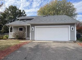 17325 Ixonia Path, Lakeville, MN 55044