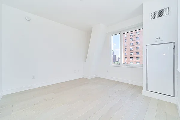 Rented by Compass | media 31