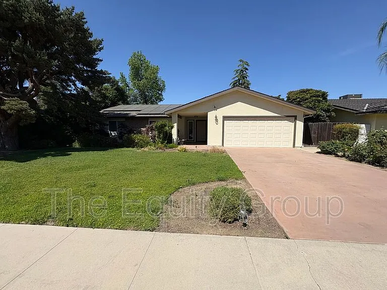 4230 W Grove Ct — Photo 1