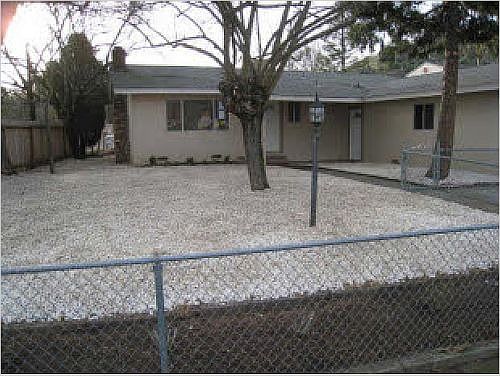 2nd image of 115 Lake St