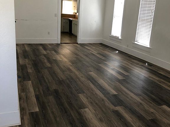 From the front door looking towards the kitchen