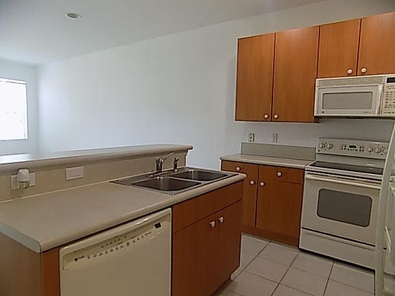 4th image of 5427 SE Moseley Dr