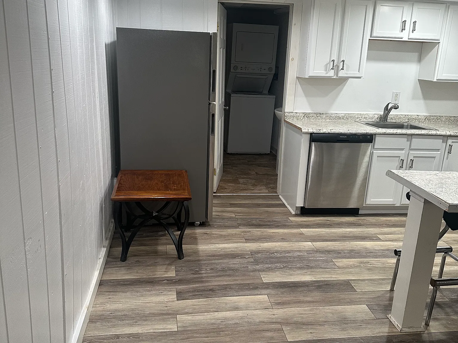 408 Forest Ave — Photo 2