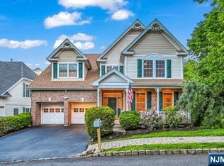 6 Highland Cross, Oakland, NJ 07436