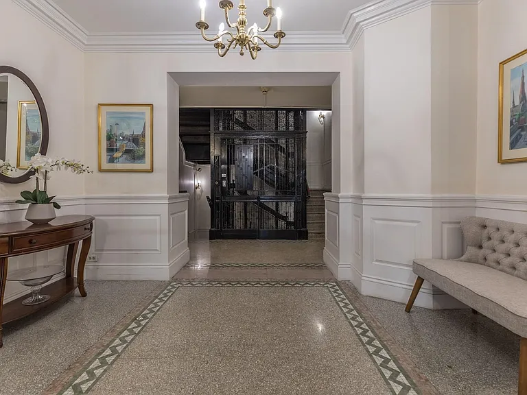 3 Brimmer St #2 — Photo 21