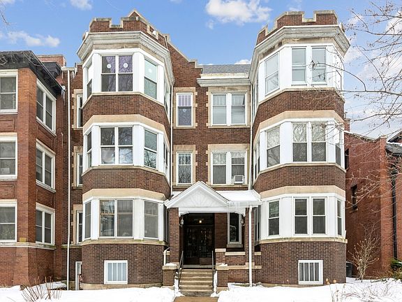 2nd image of 5458 S Hyde Park Blvd APT 3N