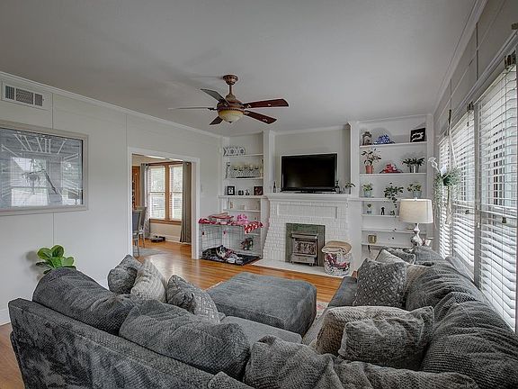 2nd image of 1708 Olive St