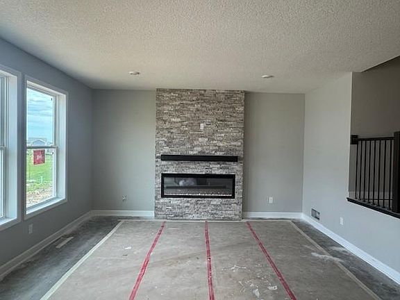 4th image of 8607 183rd St W