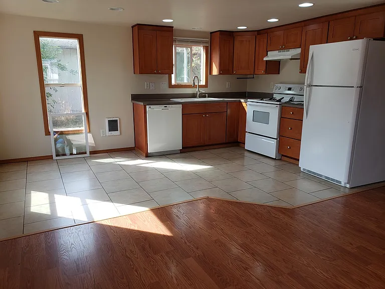 343 SW 7th Ave — Photo 3