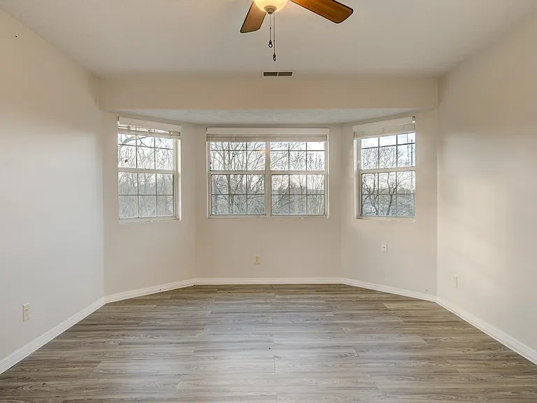 9311 Preston Hwy #2 — Photo 6