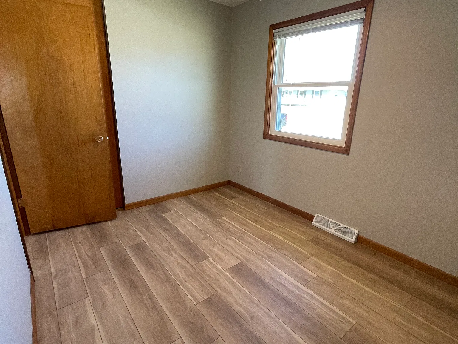 3 bed, 1.5 bath, 1600 sqft, $1,800 — Photo 4