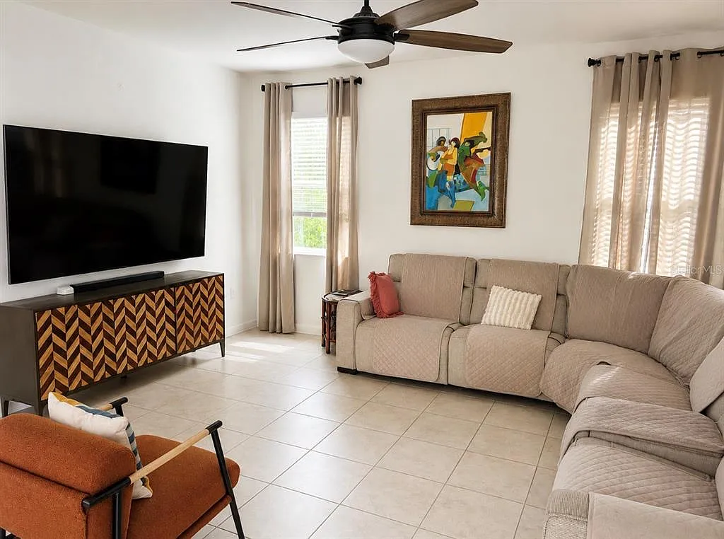 5 bed, 3.0 bath, 2654 sqft, $3,080 — Photo 4