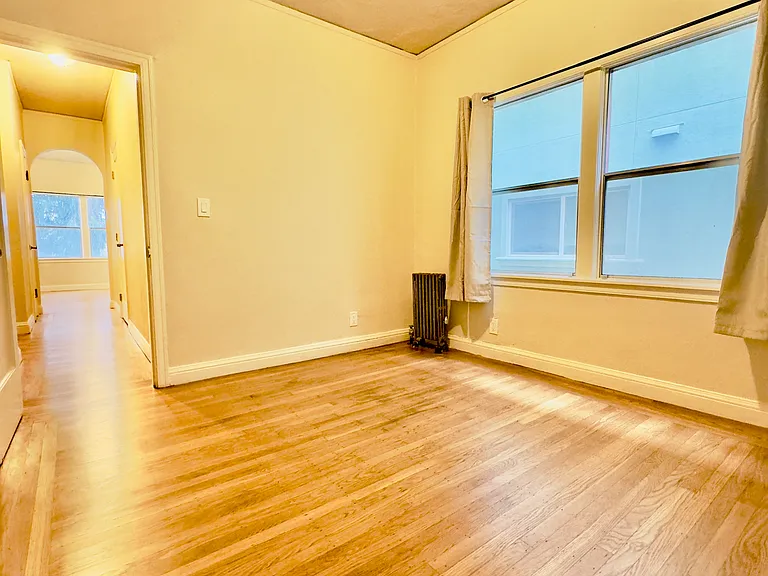 1650 Oxford Street — Photo 12