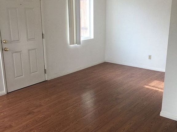 4th image of 4355 Mentone St