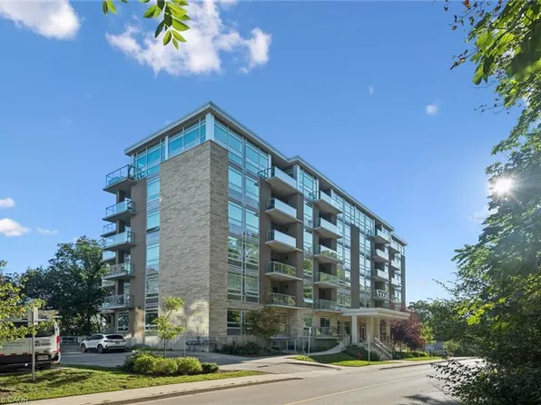 479 Charlton Ave E #105, Hamilton, ON L8N 0B4