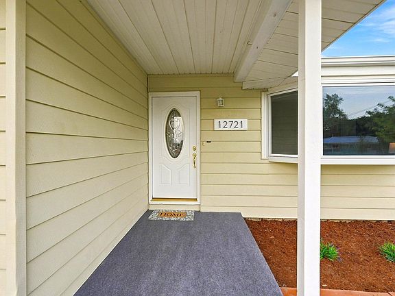3rd image of 12721 Woodland Dr