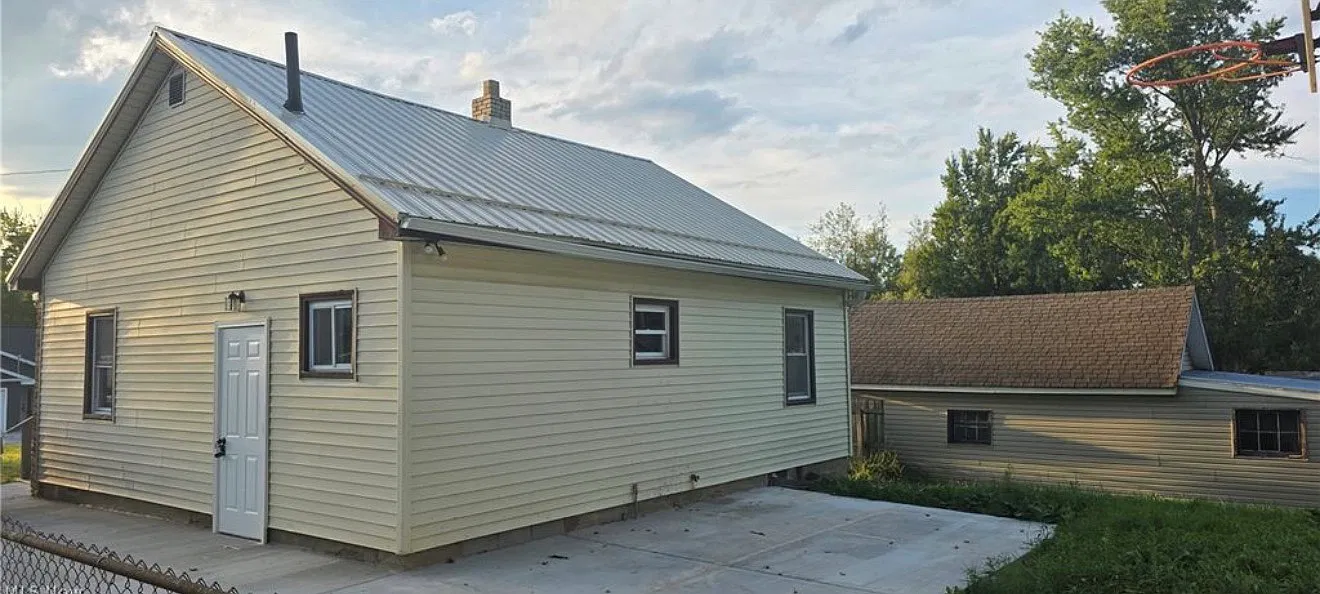 2 bed, 676 sqft, $1,200 — Photo 3
