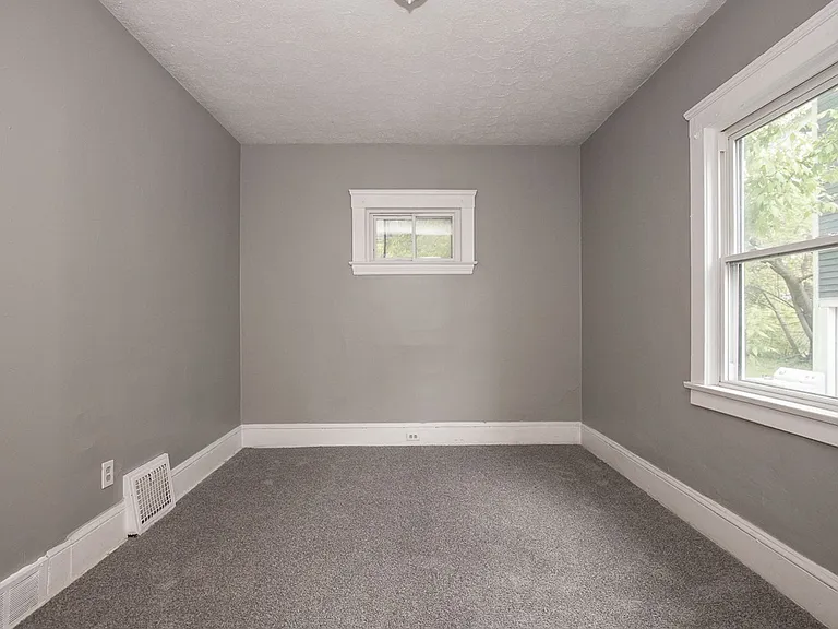 7411 Brinsmade Ave — Photo 7