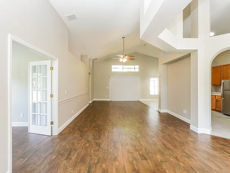 936 Haverford Dr — Photo 3
