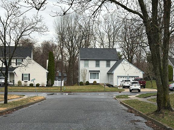 4th image of 1 Beechwood St