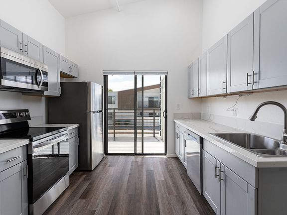 4th image of 920 Shoofly St #W10