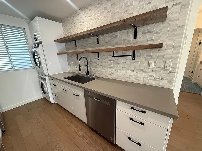 850 2nd St #304 — Photo 8