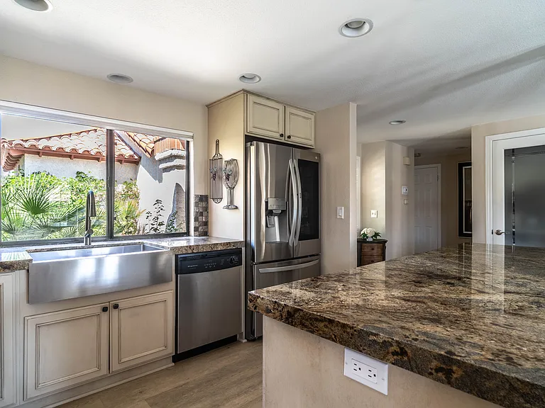 110 Trento Cir — Photo 11