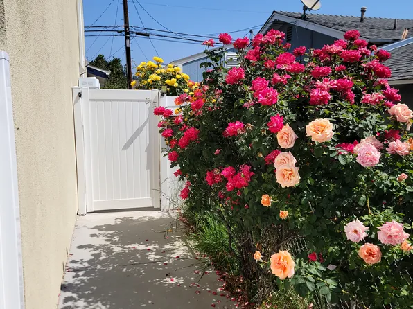 22235 Burton St, Canoga Park, CA 91304
