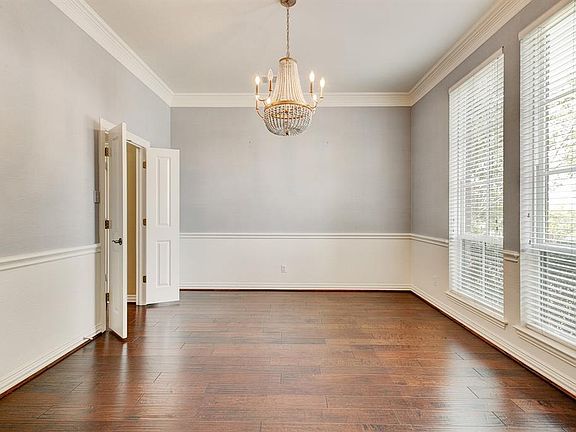 4th image of 6367 Newport Ct