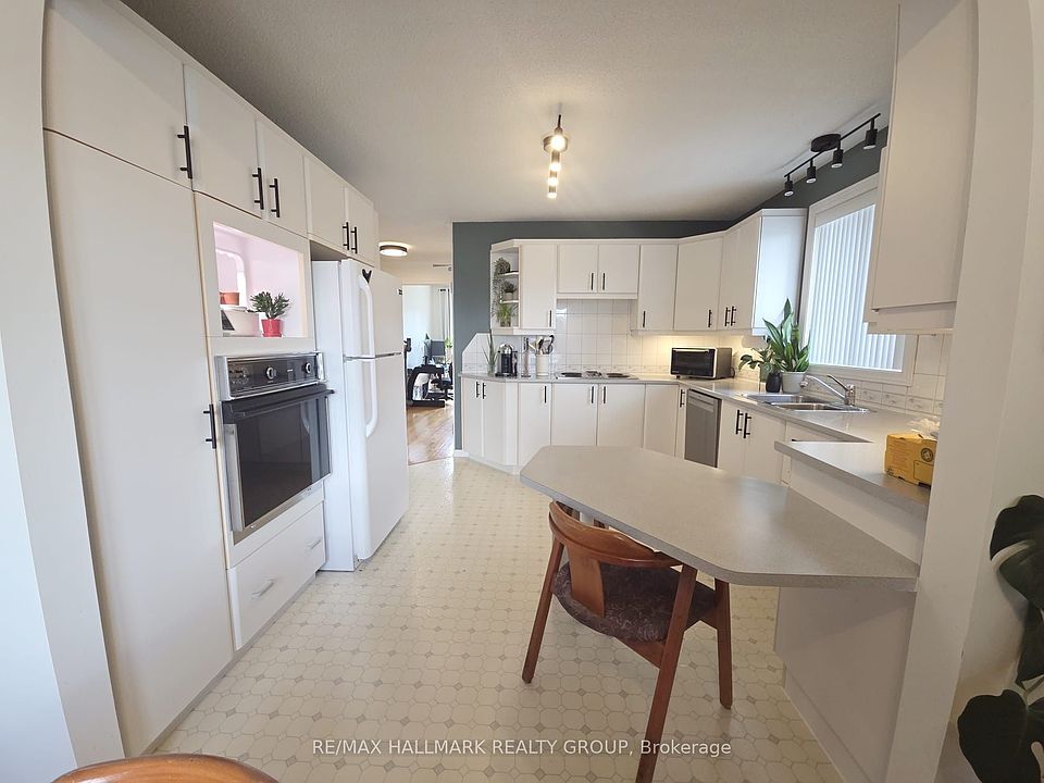 2nd image of 677 W Principale St