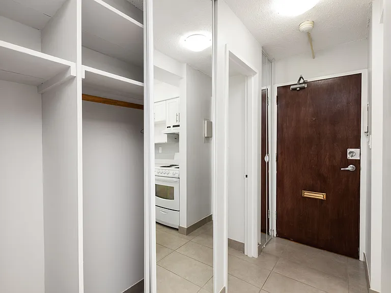 1920 Alberni St #205 — Photo 9