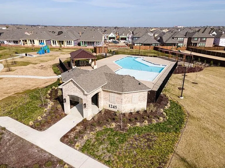 1328 Francesca Dr — Photo 31