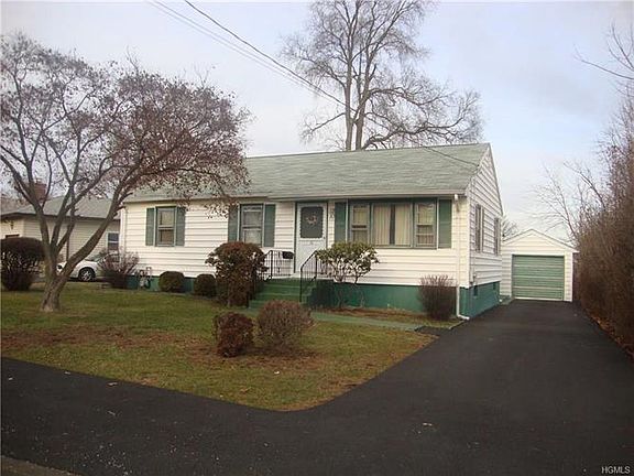 3rd image of 10 Ethan Allen Dr
