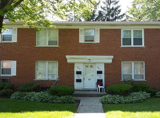 6847 Country Ln, Dearborn Heights, MI 48127