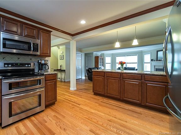 4th image of 58 Leonard St Unit 303