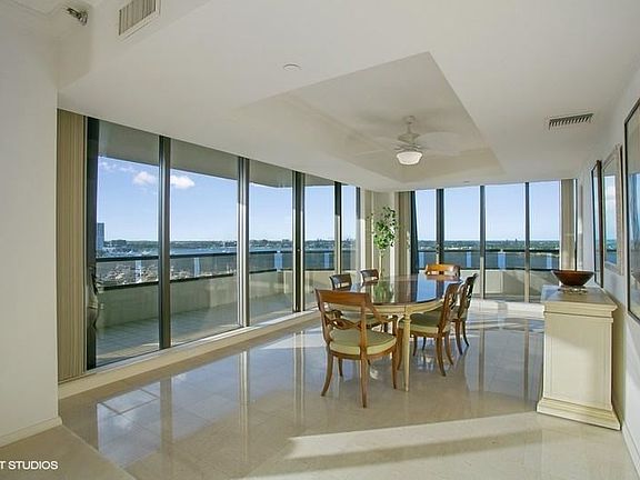 5th image of 100 Lakeshore Dr APT 852