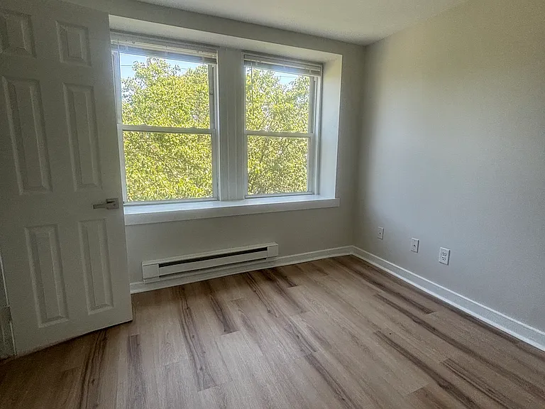 32 S Wycombe Ave #32 — Photo 2