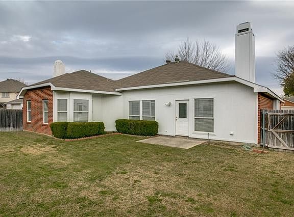 4th image of 3912 Larkspur Dr