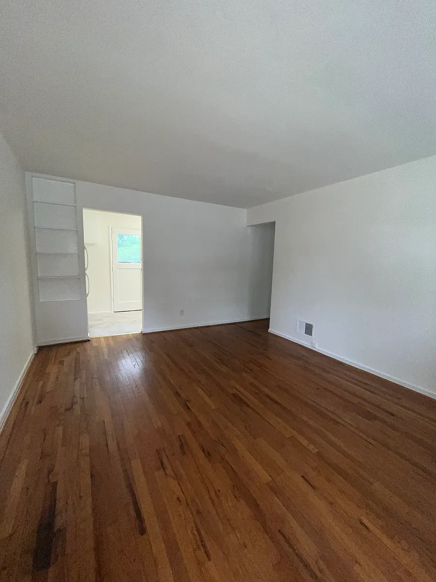 Building Photo - 1204 Yale Ave #4